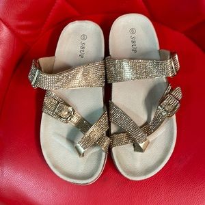 SBUP sandals size 6